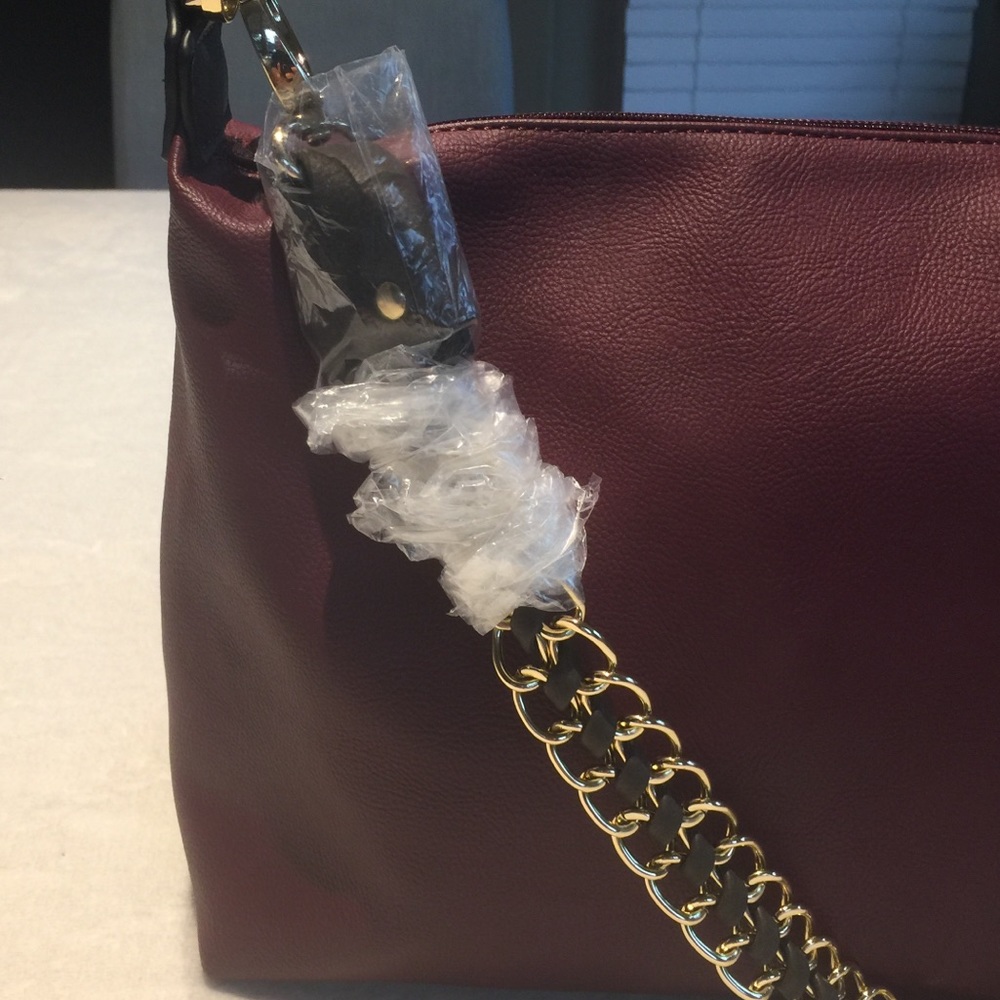New Andrew Marc Burgundy Crossbody Shoulder Bag - Picture 6 of 12